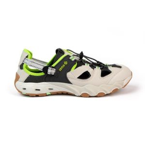 Sandały Frosty V4 wodoodporne, regulowane, z antypoślizgową podeszwą. Brązowe buty trekkingowe Izas, bez zapięcia. W wyprzedaży za 265,17 zł.