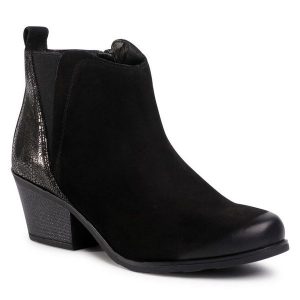 Botki Lasocki. Czarne botki Lasocki, bez wzorów, bez obcasa, na słupku, bez zapięcia. Za 102,99 zł.