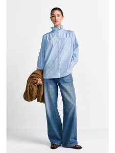 Rich & Royal Koszula w kolorze błękitnym rozmiar: 38. Niebieskie koszule Rich & Royal, bez wzorów, z bawełny, bez kołnierzyka, bez ramiączek. Za 254,95 zł.