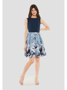 SWING Sukienka w kolorze granatowo-błękitnym rozmiar: 42. Niebieskie sukienki Swing, bez wzorów, bez kołnierzyka, bez ramiączek, mini. Za 217,99 zł.