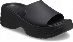 Klapki Dla Dorosłych Crocs Skyline Slide. Czarne klapki Crocs, bez wzorów, z materiału, bez obcasa. Za 197,99 zł.