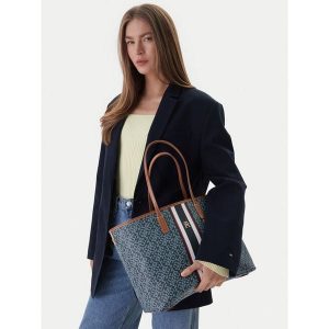 Torebka Tommy Hilfiger. Niebieskie shopper bag TOMMY HILFIGER, bez wzorów, bez dodatków. Za 764,99 zł.