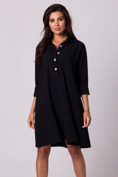 Luźna sukienka z kołnierzykiem guzikami i kieszeniami czarna. Czarne sukienki Bewear, do pracy, xl, bez wzorów, z materiału, biznesowe, bez kołnierzyka, bez ramiączek, trapezowe. Za 339,00 zł.