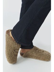 TATUUM Kapcie w kolorze jasnobrązowym rozmiar: 40. Brązowe kapcie Tatuum, bez wzorów, z materiału. Za 226,10 zł.