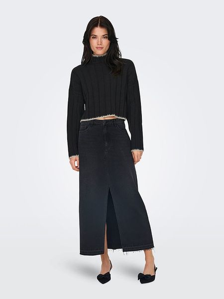 ONLY Sweter w kolorze czarnym rozmiar: S. Czarne swetry oversize ONLY, s, bez wzorów, ze splotem, bez ramiączek. Za 105,38 zł.