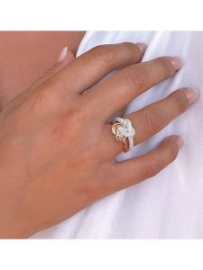 Les Petites Précieuses Pozłacany pierścionek z cyrkoniami rozmiar: 52. Szare pierścionki Les Petites Précieuses, z cyrkonią, pozłacane. Za 216,95 zł.