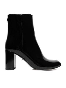 Nine West Botki CEO-TALA-01 Czarny. Czarne botki Nine West, bez wzorów, z materiału, bez obcasa, na słupku, bez zapięcia. Za 279,99 zł.