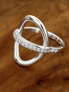 Eclat d'Argent Srebrny pierścionek z cyrkoniami rozmiar: 56. Szare pierścionki Eclat d'Argent, z cyrkonią, srebrne. Za 180,06 zł.