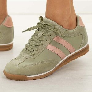 Khaki sportowe półbuty damskie McArthur Ma258w. Brązowe półbuty McArthur, na jesień, bez wzorów, z dresówki, z okrągłym noskiem, bez obcasa, na płaskiej podeszwie, bez zapięcia. Za 219,00 zł.