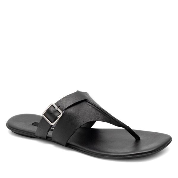 Japonki GINO ROSSI. Czarne klapki Gino Rossi, bez wzorów, bez obcasa. Za 279,99 zł.