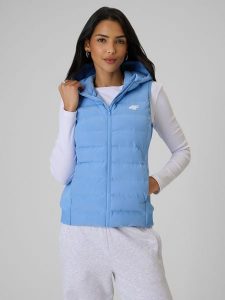4F Bezrękawnik z wypełnieniem syntetycznym damski - niebieski XS. Niebieskie kamizelki 4f, xs, bez wzorów, z materiału, bez kołnierzyka, bez ramiączek, bez kaptura. Za 249,99 zł.