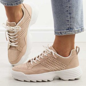 Różowe sportowe buty damskie Kylie Crazy 8402. Czerwone buty sportowe Kylie Crazy, na lato, bez wzorów, z jeansu, bez zapięcia, trekkingowe. Za 99,00 zł.