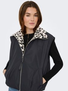 ONLY Dwustronna kamizelka w kolorze granatowym rozmiar: S. Niebieskie kamizelki ONLY, s, bez wzorów, z materiału, bez kołnierzyka, bez ramiączek, bez kaptura. Za 165,99 zł.