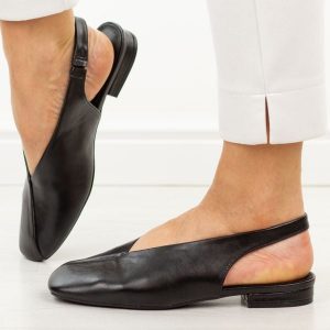 Czarne baleriny damskie Potocki 20335. Czarne czółenka POTOCKI, bez wzorów, z jeansu, bez obcasa, na obcasie, bez zapięcia. Za 149,00 zł.