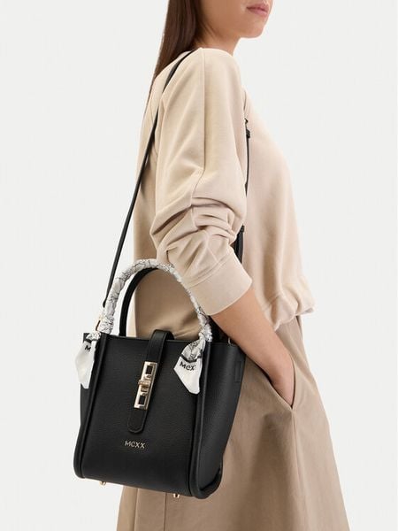 MEXX Torebka EO-MEXX-B-003-09 Czarny. Czarne kuferki Mexx, bez wzorów, z materiału, bez dodatków. Za 279,99 zł.