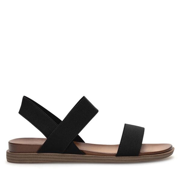 Sandały Clara Barson. Czarne sandały Clara Barson, bez wzorów, bez obcasa, na płaskiej podeszwie, bez zapięcia. Za 79,99 zł.