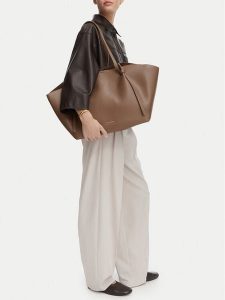 GINO ROSSI Torebka C-LDA9148 Brązowy jasny. Brązowe shopper bag Gino Rossi, bez wzorów, ze skóry, bez dodatków. Za 279,99 zł.