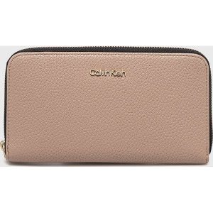 Calvin Klein - Portfel. Brązowe portfele marki Calvin Klein, z materiału. Za 269,90 zł.