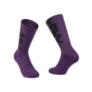 Skarpety rowerowe NORTHWAVE Extreme Air Sock. Fioletowe skarpetki Northwave, bez wzorów. Za 65,00 zł.