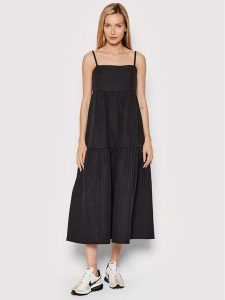 Levi's® Sukienka codzienna Kennedy A1771-0000 Czarny Regular Fit. Czarne kombinezony s, bez wzorów, z bawełny, bez kołnierzyka, bez ramiączek. Za 399,99 zł.