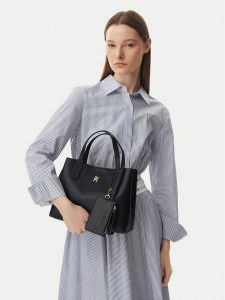 Tommy Hilfiger Torebka Th Icon Mini Satchel AW0AW18722 Czarny. Czarne torebki klasyczne TOMMY HILFIGER, bez wzorów, ze skóry, bez dodatków. Za 649,99 zł.