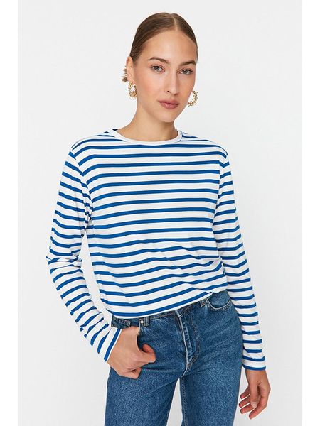 Trendyol Koszulka w kolorze niebiesko-białym rozmiar: M. Białe bluzki Trendyol, m, bez wzorów, z bawełny, bez kołnierzyka, bez ramiączek. Za 46,45 zł.