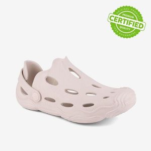 Klapki Coqui Hill beżowe damskie. Brązowe klapki Coqui, bez wzorów, z materiału, bez obcasa. Za 140,99 zł.