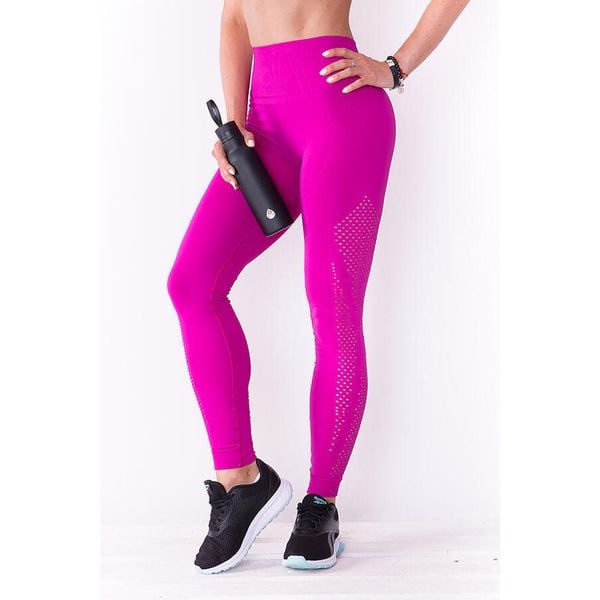 Modelujące legginsy sportowe na siłownię damskie 2skin POWER SEAMLESS FUCHSIA. Czerwone legginsy 2SkIN, bez wzorów, z elastanu. Za 69,99 zł.