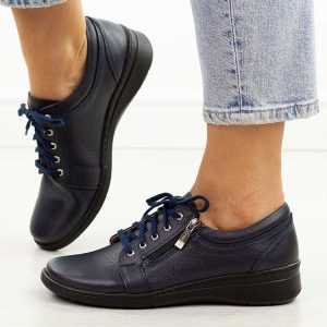 Granatowe skórzane Polskie półbuty damskie Gregors 1152. Niebieskie półbuty Gregors, na jesień, bez wzorów, z jeansu, bez obcasa, na płaskiej podeszwie, bez zapięcia. Za 379,00 zł.