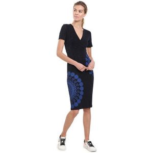 Desigual Kamizelka Damska Kamizelka Elif Marino 18wwvkaf 5001 (Rozmiar S). Spódnice marki Desigual. W wyprzedaży za 252,00 zł.