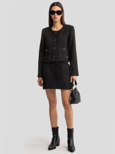 Spódnica damska mini z dodatkiem wełny czarna Felicia 906. Czarne spódnice Big Star, na jesień, l, bez wzorów, z materiału, eleganckie, mini. W wyprzedaży za 139,99 zł.