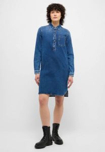 Damska Sukienka Mini Mustang Style Aloha Henley Dress Denim Blue 1015584 5000 701. Niebieskie sukienki Mustang, bez wzorów, z denimu, bez kołnierzyka, bez ramiączek, mini. Za 219,99 zł.