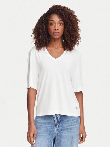 Guess T-Shirt W6YP58 K5233 Biały Relaxed Fit. Białe t-shirty Guess, xs, z aplikacjami, bez kołnierzyka, bez ramiączek. Za 237,99 zł.