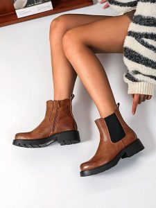 Sixth Sens Botki w kolorze jasnobrązowym rozmiar: 41. Brązowe botki Sixth Sens, bez wzorów, bez obcasa, bez zapięcia. Za 176,08 zł.