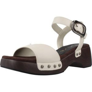 Sandały UNISA INCA GRA Biały. Białe buty trekkingowe Unisa, ze skóry, bez zapięcia. Za 351,99 zł.