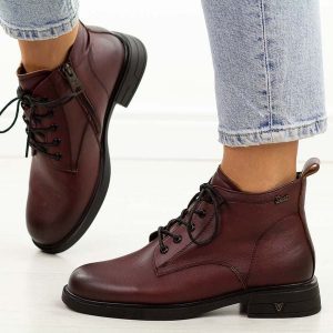 Bordowe skórzane botki damskie Vinceza 39953. Czerwone botki VINCEZA, na jesień, bez wzorów, z jeansu, bez obcasa, na płaskiej podeszwie, bez zapięcia. Za 279,00 zł.