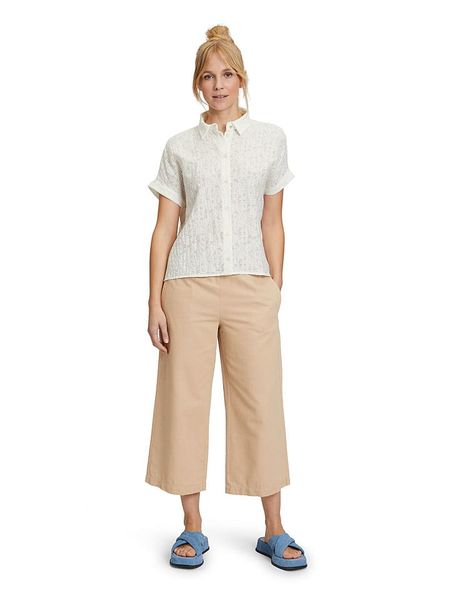 CARTOON Bluzka w kolorze białym rozmiar: 34. Białe bluzki Cartoon, bez wzorów, bez kołnierzyka, bez ramiączek. Za 52,42 zł.