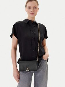 Tommy Hilfiger Torebka Th Her Flap W/Chain AW0AW17403 Czarny. Czarne torebki klasyczne TOMMY HILFIGER, bez wzorów, ze skóry, bez dodatków. Za 649,99 zł.