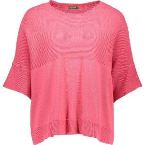 Sweter w kolorze różowym. Swetry klasyczne marki Benetton. W wyprzedaży za 54,95 zł.