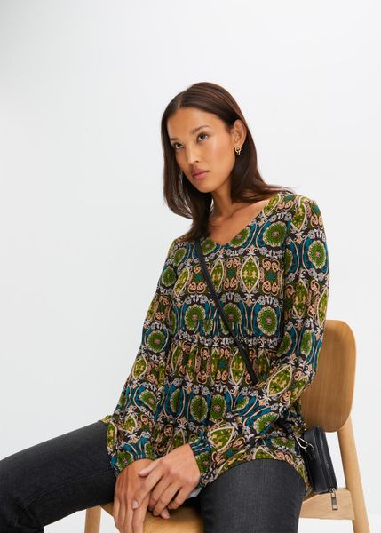 Bluzka shirtowa. Czarne bluzki bonprix, bez wzorów, bez kołnierzyka, bez ramiączek. Za 107,99 zł.