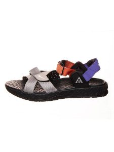 Nike Sandały turystyczne "ACG Air Deschutz+" ze wzorem rozmiar: 38,5. Sandały Nike, bez wzorów, z otwartym noskiem, bez obcasa, na płaskiej podeszwie, bez zapięcia. Za 162,49 zł.