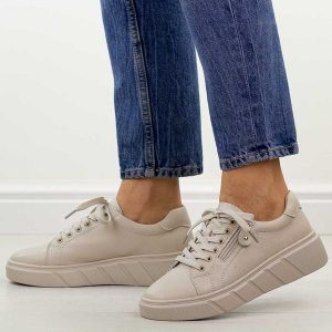 Beżowe skórzane półbuty damskie na platformie Jezzi 18-20. Brązowe półbuty Jezzi, na jesień, bez wzorów, z jeansu, bez obcasa, na platformie, bez zapięcia. Za 249,00 zł.