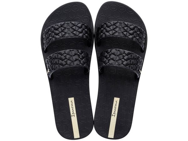 Klapki basenowe damskie Ipanema Renda II Fem. Czarne klapki Ipanema, bez wzorów, z gumy, bez obcasa, na płaskiej podeszwie. Za 173,00 zł.