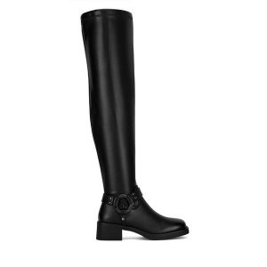 Kozaki Nine West. Czarne kozaki Nine West, bez wzorów, bez obcasa, na słupku, bez zapięcia. Za 299,99 zł.