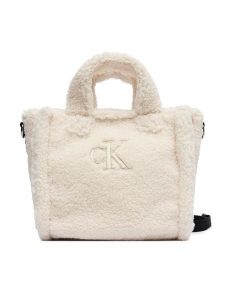 Calvin Klein Jeans Torebka Teddy Tote Bag IU0IU00355 Beżowy. Brązowe shopper bag Calvin Klein Jeans, bez wzorów, z jeansu, bez dodatków. Za 209,99 zł.