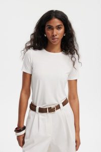T-SHIRT NINA ECRU XS - Flawless. T-shirty Flawless, uniwersalny, bez wzorów, z materiału, bez kołnierzyka, bez ramiączek. Za 229,00 zł.
