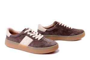 FILIPPO DP7543/26 D BR ciemny brązowy, półbuty damskie. Brązowe półbuty Filippo, bez wzorów, ze skóry, bez obcasa, bez zapięcia. Za 199,90 zł.