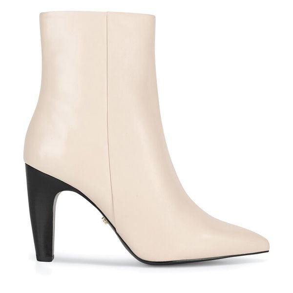 Botki GINO ROSSI. Botki Gino Rossi, bez wzorów, bez obcasa, na słupku, bez zapięcia. Za 399,99 zł.