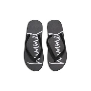 Klapki 802 czarno-białe. Czarne klapki Hummel, bez wzorów, bez obcasa. Za 72,65 zł.