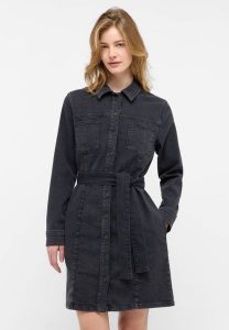 Damska Sukienka Mini Mustang Style Elmira Dress Denim Black 1015588 4000 802. Czarne sukienki Mustang, bez wzorów, z denimu, bez kołnierzyka, bez ramiączek, mini. Za 219,99 zł.